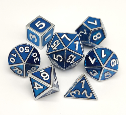 Los dados azules de lujo hechos a mano fijaron D4 vertido mano multiusos D6 D8