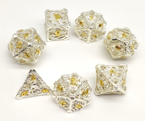 La mano talló DND que el mini RPG corta multiusos en cuadritos inodoro para los regalos