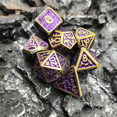 Los dados ligeros inodoros del metal de Dnd fijaron la plata purpurina polihédrica del juego de tarjeta de juego