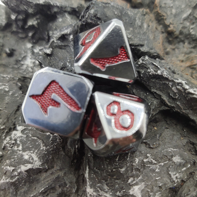 Juego poliédrico de dados rojos de dados de Metal pequeños multiusos para mazmorras y dragones rojo plateado