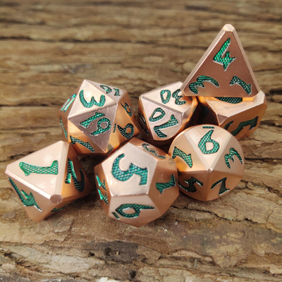 Dados de metal personalizados resistentes al desgaste Poliédrico Siete dados RPG Material de cobre Verde