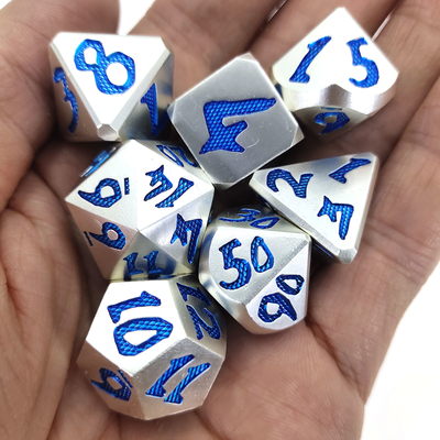 Dados de RPG vertidos a mano portátiles Dados poliédricos resistentes al desgaste pulidos a mano 7 Die