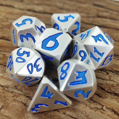 Juego de 7 piezas de lujo resistentes para dados poliédricos de verter a mano de mazmorra y dragón azul plateado para juego Rpg y Dnd