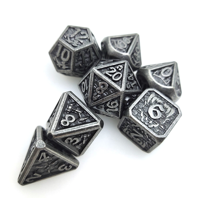 Juego de dados poliédricos Cuprum de dados RPG de metal resistente antidesgaste en blanco y negro