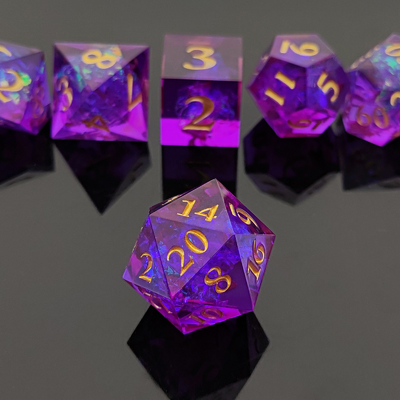 Los dados de resina púrpura 7PCS DND Dragón y mazmorra poliedro de filo afilado
