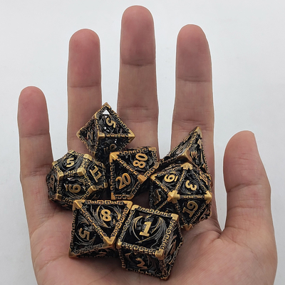 Conjunto de dados de metal huecos de múltiples caras D20 de corte afilado