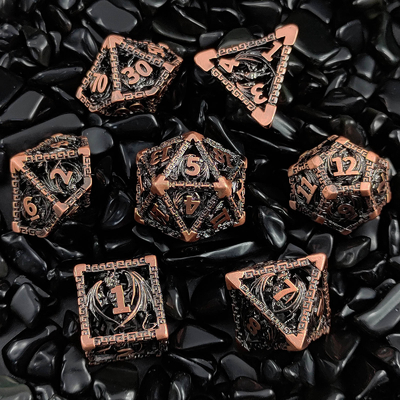 Conjunto de dados de metal huecos de múltiples caras D20 de corte afilado