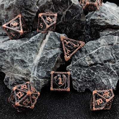 Conjunto de dados de metal huecos de múltiples caras D20 de corte afilado