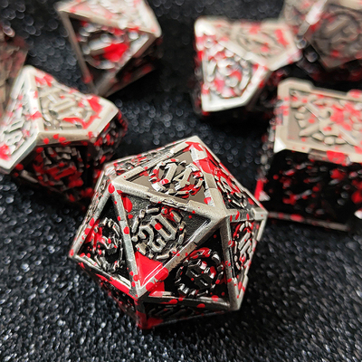 Espada Metal RPG dados mano pulida Cruzu mazmorra y largo DND #