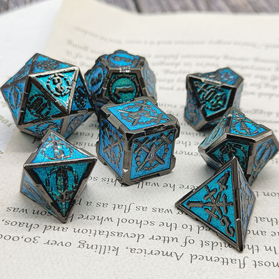 Espada Metal RPG dados mano pulida Cruzu mazmorra y largo DND #