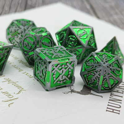 Espada Metal RPG dados mano pulida Cruzu mazmorra y largo DND #