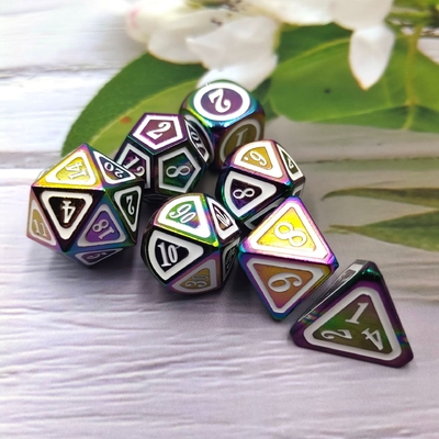 Conjunto de dados de metal coloridos de espada eléctrica Dragón y mazmorra