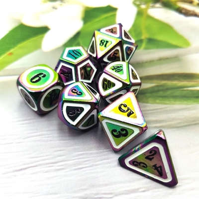 Conjunto de dados de metal coloridos de espada eléctrica Dragón y mazmorra