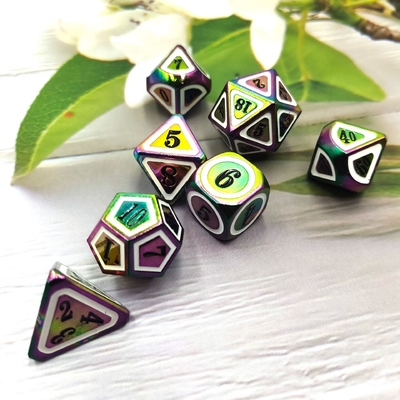 Conjunto de dados de metal coloridos de espada eléctrica Dragón y mazmorra
