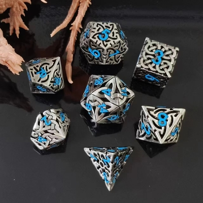 Interrelacionado Hollow DND RPG Metal Dice Dragon y juego de mesa de la ciudad subterránea