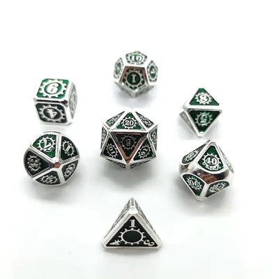 Colorido juego de mesa de dados de piezas de metal Kuusu DND RPG