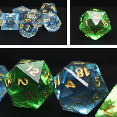 El material de resina multicolor es un conjunto de dados#Rpg#Dnd#Coc transparente