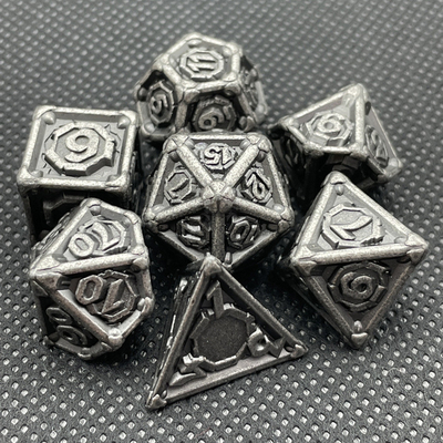 Juego de escritorio portátil de dados de metal multi-cara Dnd Rpg Coc