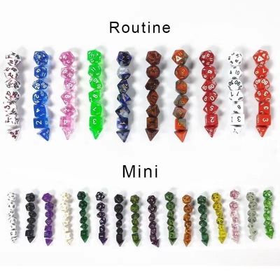 Conjunto de dados de juego de escritorio de mini resina de color caramelo