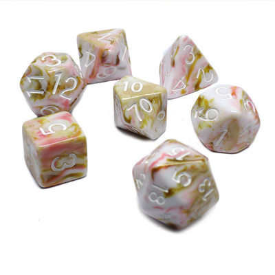 El personaje de resina de mineral blanco y rojo juega un traje de dados multi-noodle Dragón y mazmorra dnd dados
