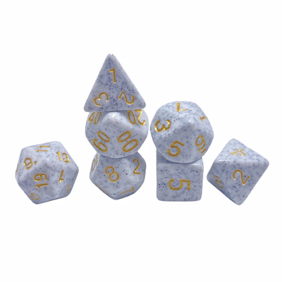 Fuente de oro manchas de oro mineral mineral resina personaje jugando juego de mesa juego de dados dnd