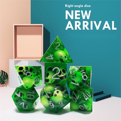 El juego de dados de resina de cráneo de cristal verde Dragon and Dungeon