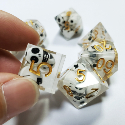 Color transparente Resina de la Calavera de Cristal juego de dados Dragón y mazmorra