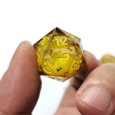Resina de arena de flujo amarillo de dados poliédricos artesanía de manos 7PCS