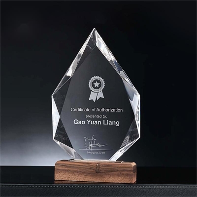 Trofeos de resina personalizados con base de madera Trofeo de cristal personalizado