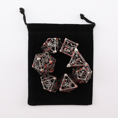 Conjunto de dados metálicos huecos poliedro personalizado de dados dragón y juego de mesa de dados de dragón