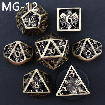 Conjunto de dados metálicos huecos poliedro personalizado de dados dragón y juego de mesa de dados de dragón