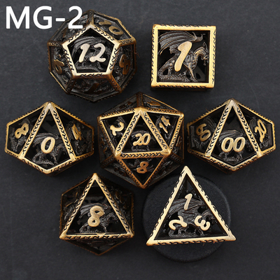 Conjunto de dados metálicos huecos poliedro personalizado de dados dragón y juego de mesa de dados de dragón