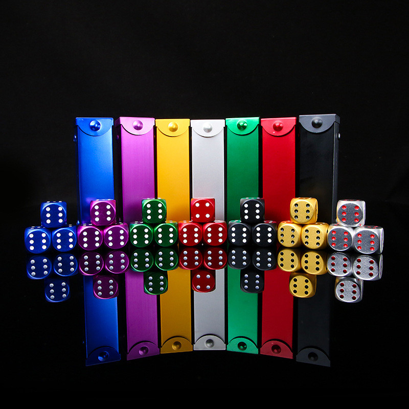 El juego de azar de aleación de aluminio color portable de aluminio redondeado en la esquina casino KTV juego de azar personalizado juego de dados de tallado